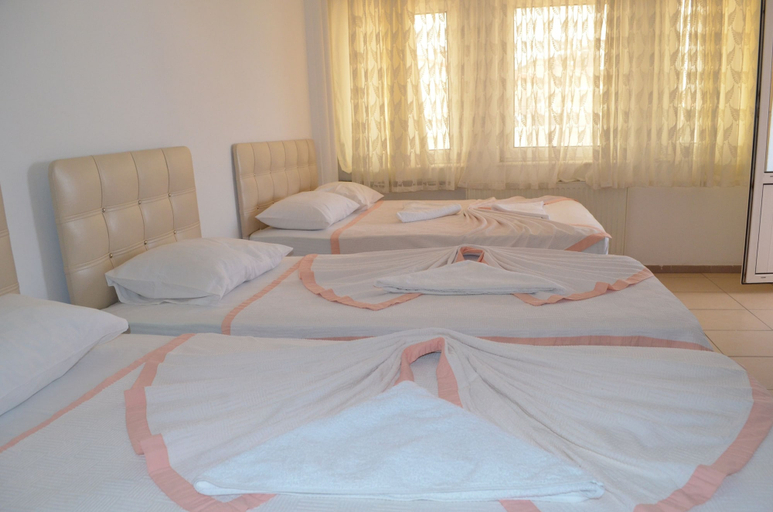 Bedroom 3, Prens Yildiz Hotel, Ayvalık