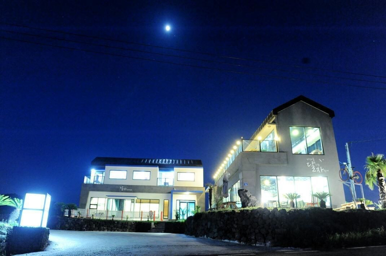 Exterior & Views 2, Dalja Pension, Jeju