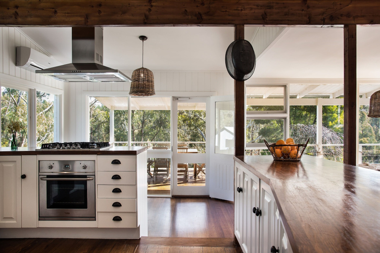 Others 5, Green Gully House, Hepburn - East