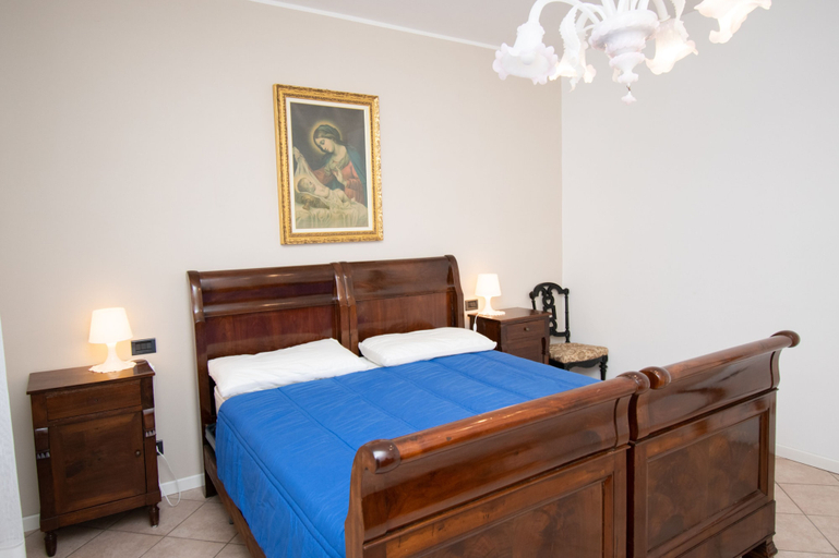 Bedroom 2, Villa Jole, Brescia