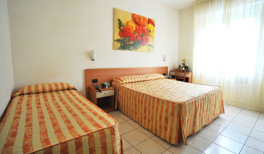 Bedroom 3, Riviera Blu, Pisa