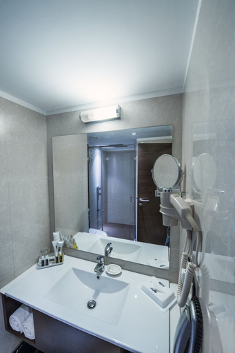 Bathroom 4, Effotel by Sayaji Indore, Indore