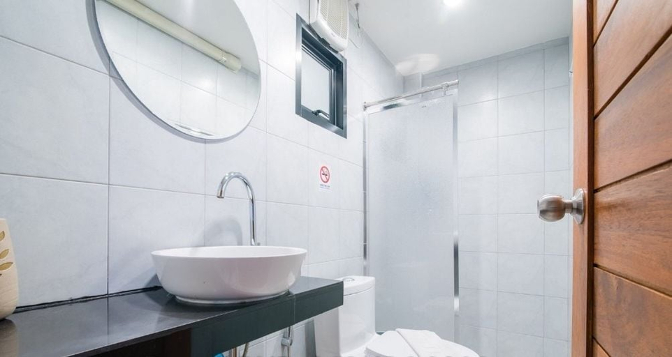 Bathroom 4, Bronte BnB, Cha-Am