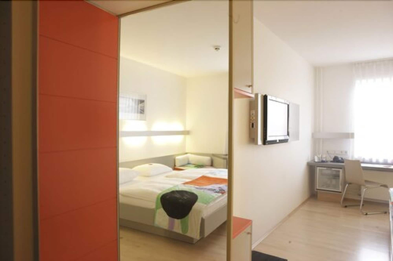 Bedroom 4, Hotel Berliner Hof by Coffee Fellows Hotels, Kiel