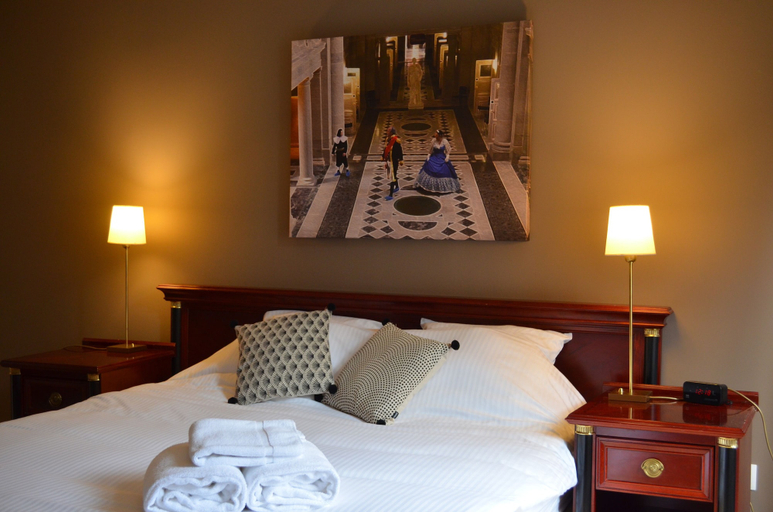 Bedroom 4, L'Empereur, sa Femme et le petit Prince, Vosges