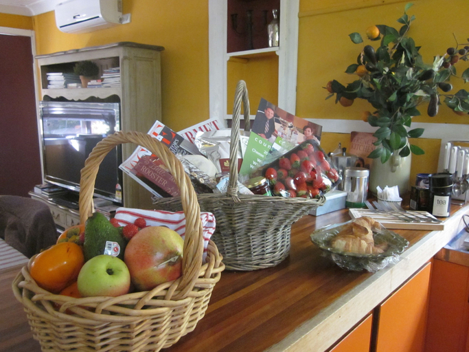 Food & Drinks 5, Le Petit Palais Villas, Wollondilly