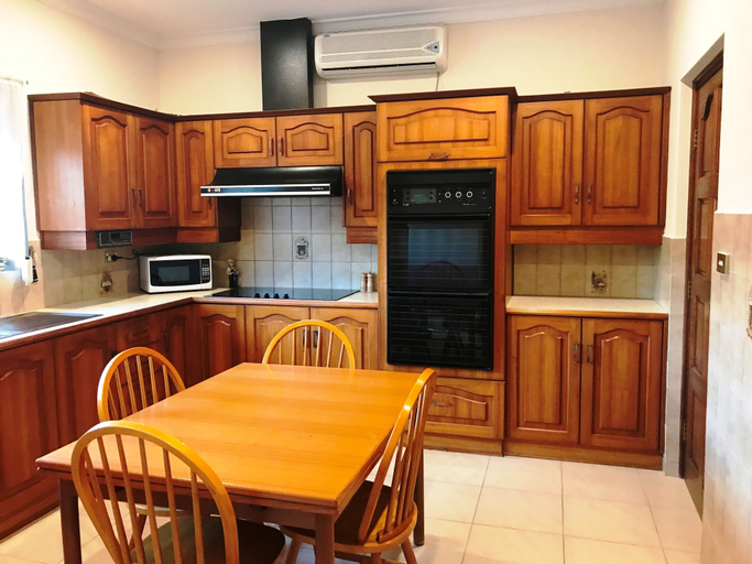 Others 4, Adelaide holiday home, Adelaide
