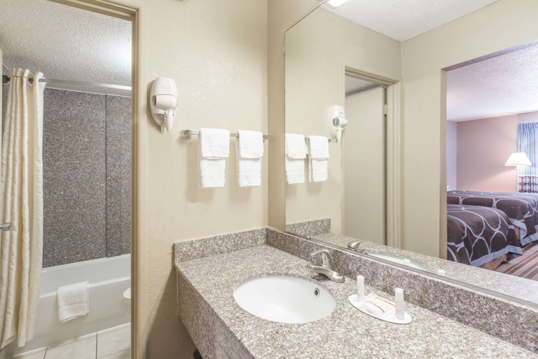 Bathroom 5, Super 8 by Wyndham Caryville TN, Campbell