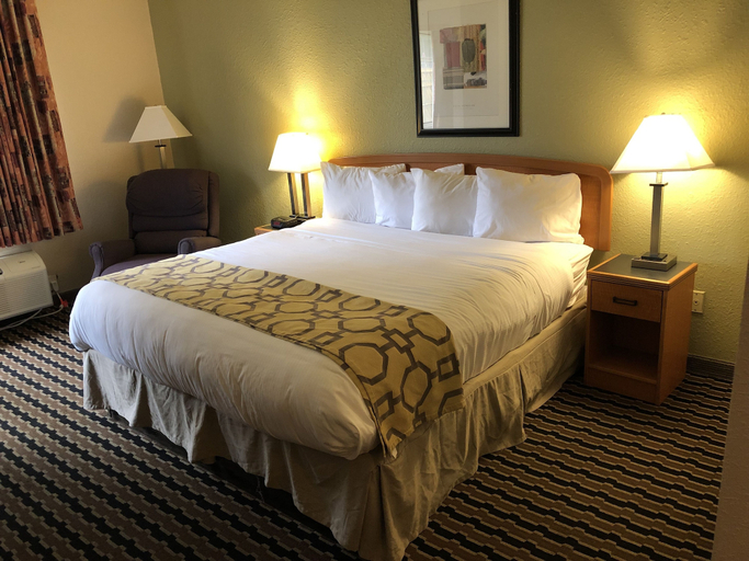 Bedroom 2, Baymont by Wyndham Fort Wayne, Allen