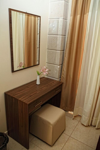Bathroom 5, Niriides Beach Hotel, Crete