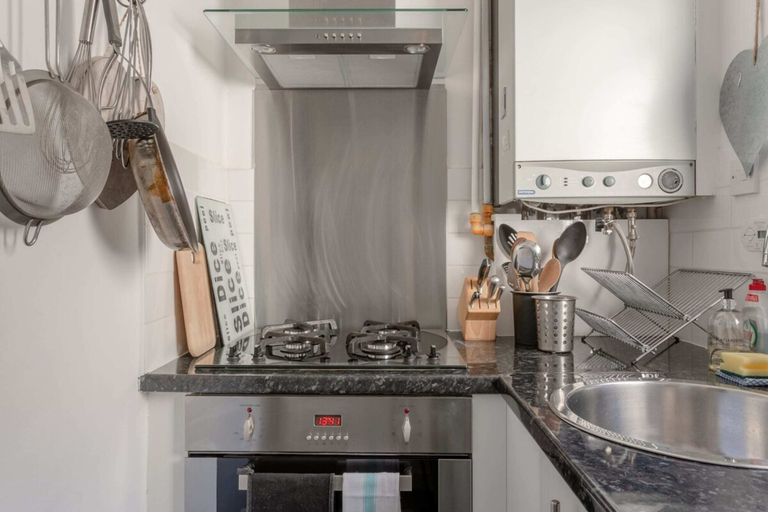Others 4, Stylish Apartment near Battersea Park, London