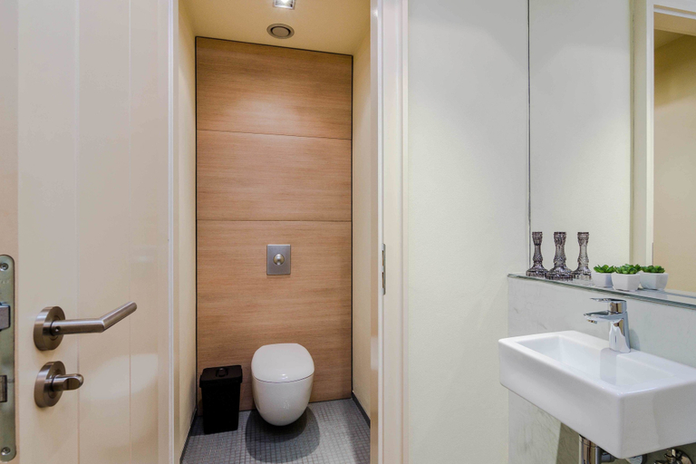 Bathroom 4, Luxury Center APT by Michal&Friends, Praha 7