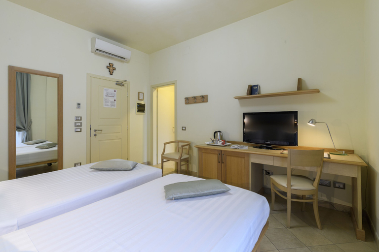 Bedroom 3, Domus Australia, Rome