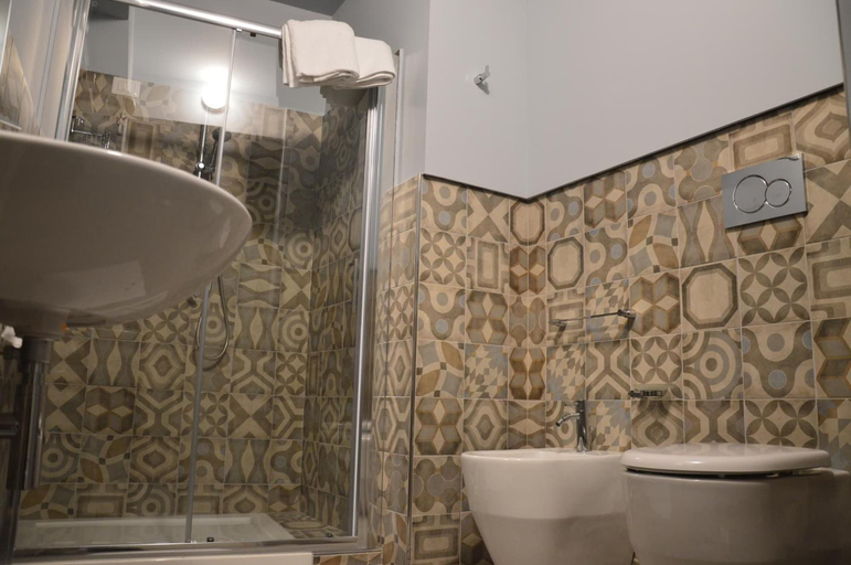 Bathroom 4, Residenza Cavour, Catania