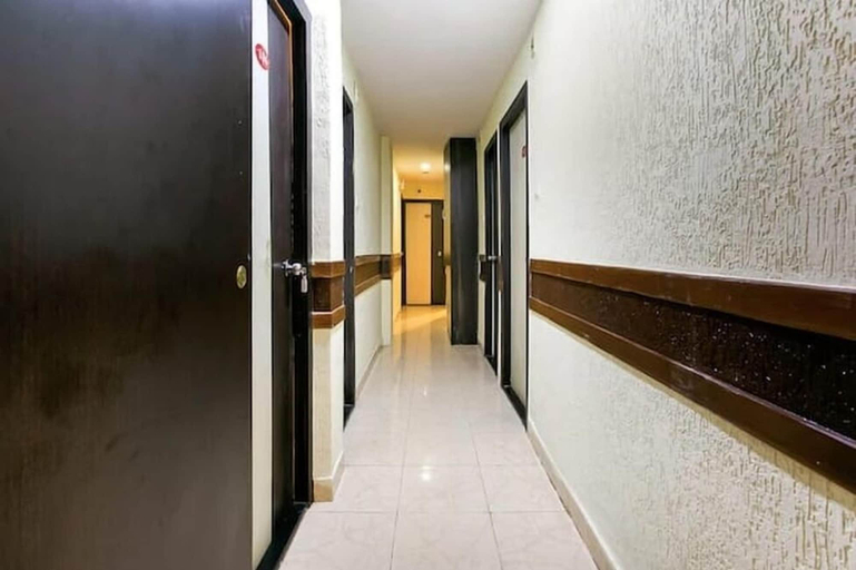 Others 4, Hotel Red Palm, Mumbai Suburban