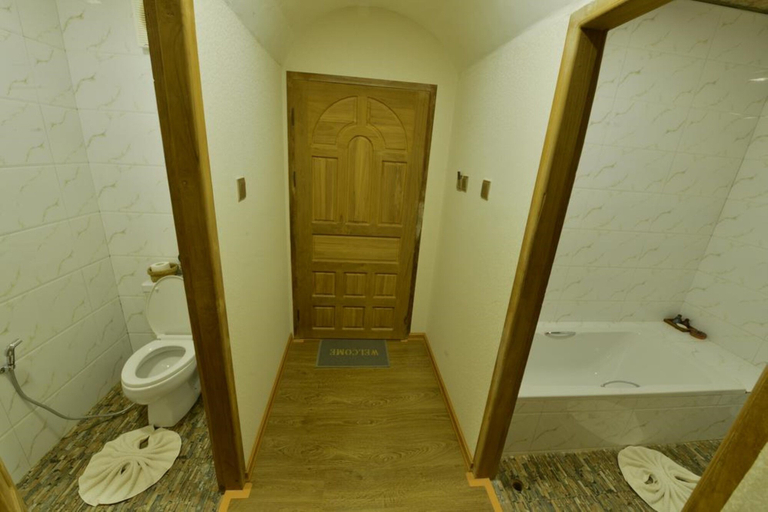 Bathroom 3, Ann Heritage Lodge, Taunggye