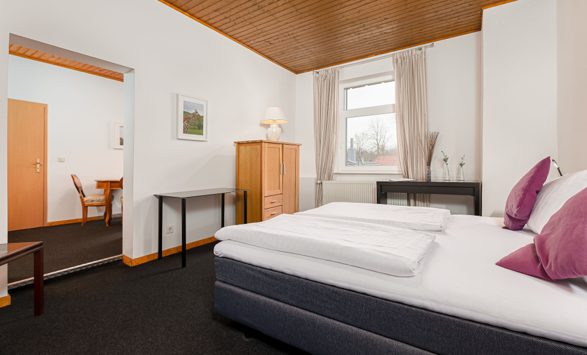 Bedroom 4, Hotel Rutherbach, Essen