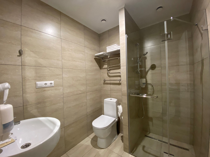 Bathroom 3, Furor Hotel, Samara