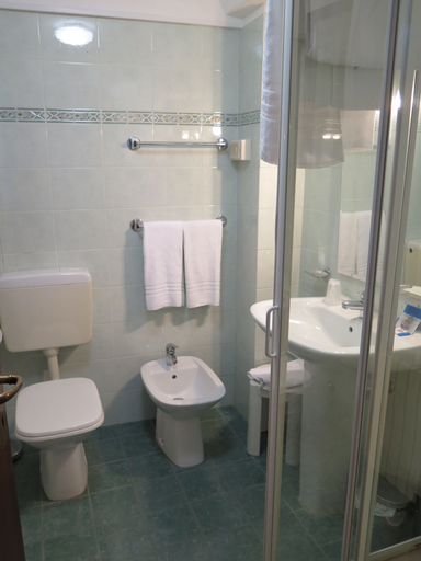 Bathroom 5, Hotel Al Soffiador, Venezia