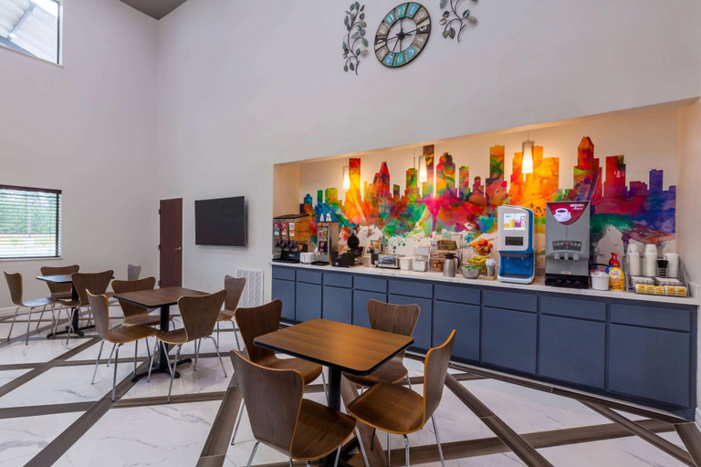 Food & Drinks 5, Super 8 by Wyndham Kingwood Houston North, Montgomery