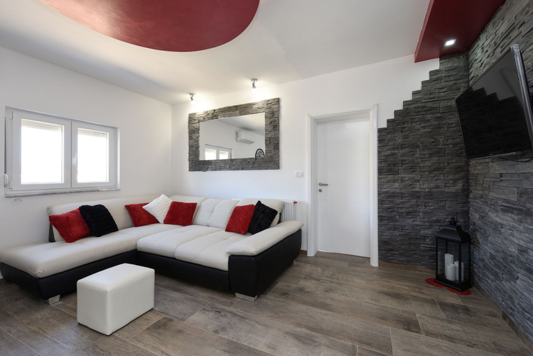 Others 4, Holiday Apartments Yes Peace, Zadar