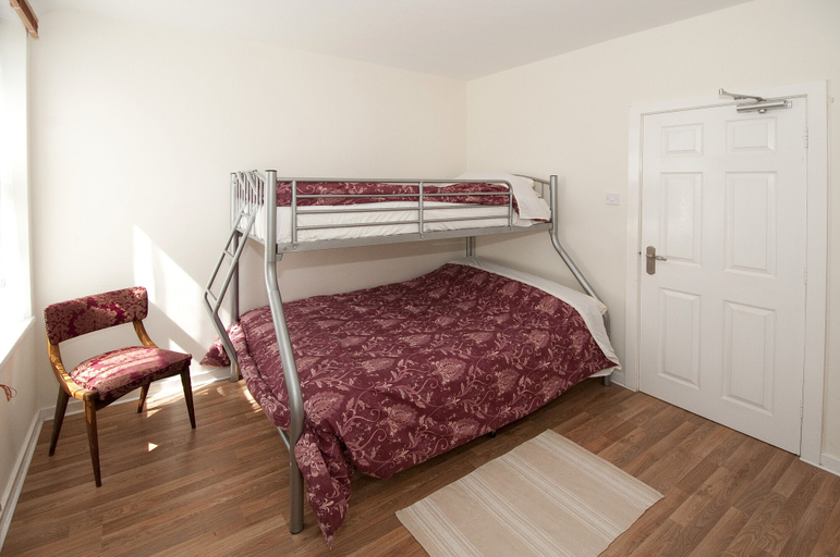 Bedroom 3, Cunard Apartments, Douglas