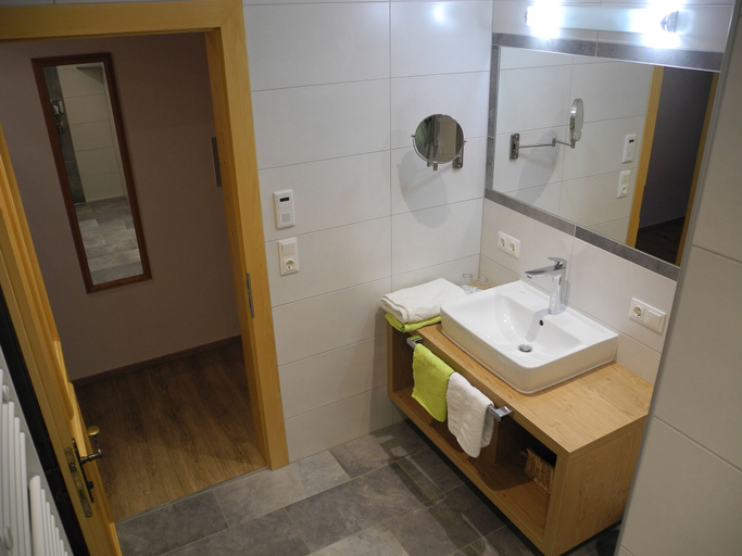 Bathroom 3, Schatzbergblick, Kufstein