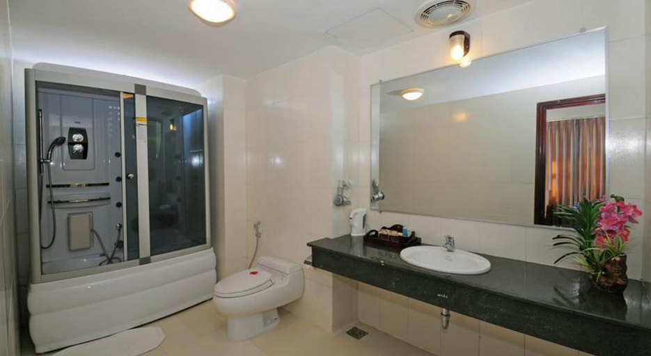 Bathroom 4, Duy Tan 2 Hotel, Huế