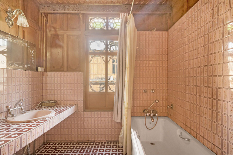 Bathroom 3, GuestHouser 3 BHK Houseboat d520, Srinagar
