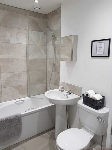 Bathroom 3, Pretty Properties Grange House Apartment 2, Darlington