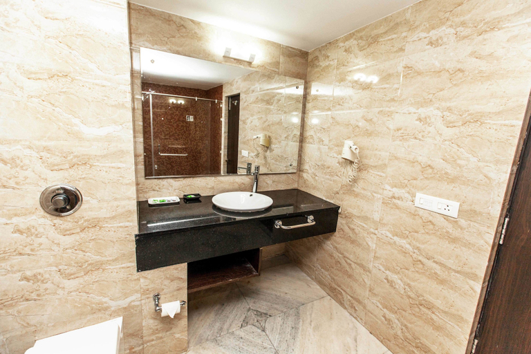 Bathroom 3, Hotel Subash International, Reasi