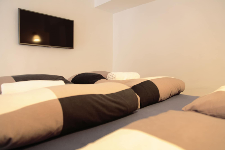 Bedroom 4, Maverick Apartments, Budapesti