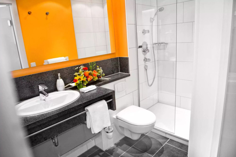 Bathroom 5, Hotel Gasthof Raab, Schwabach