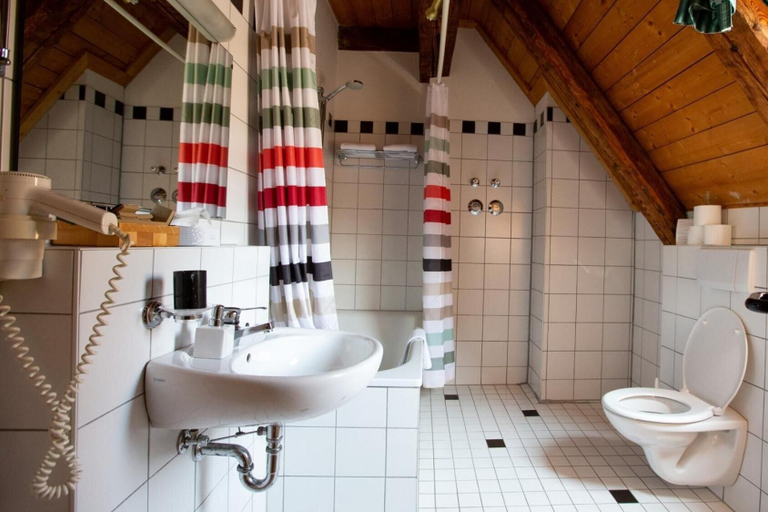 Bathroom 4, Gutshof Hotel Waldknechtshof, Freudenstadt