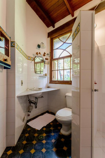 Bathroom 4, Feiticeira GuestHouse, Ilhabela