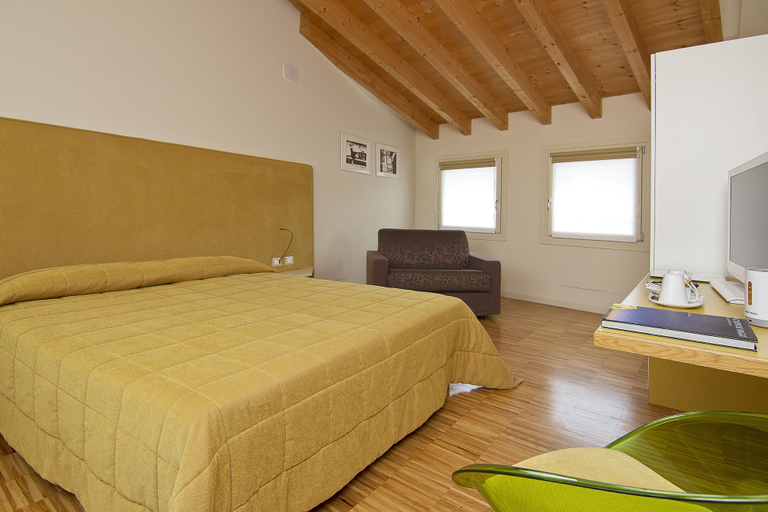 Bedroom 4, Stile Libero, Bergamo