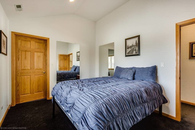 Bedroom 2, The Irving Masterpiece near Wrigley Field, Cook
