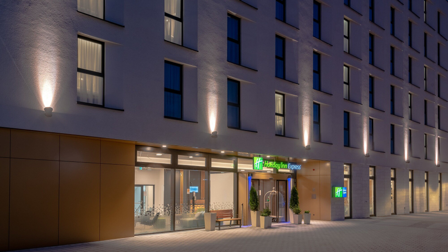 Exterior & Views 4, Holiday Inn Express & Suites SCHULENBURG by IHG, Fayette
