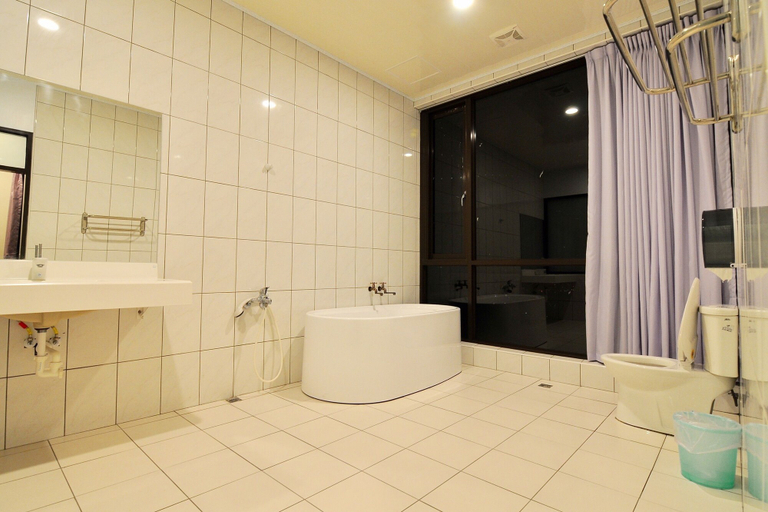 Bathroom 3, Tai An Cingjing, Nantou