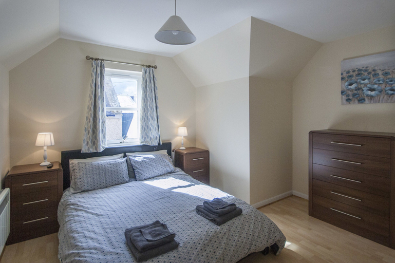 Bedroom 2, 4 Varis Apartments, Moray
