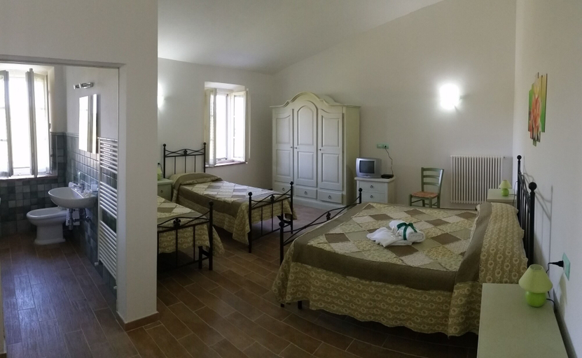 Bedroom 2, Agriturismo Pretenzano, Pisa