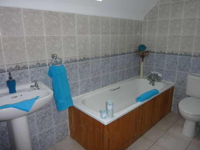 Bathroom 4, Portbeg Holiday Homes at Donegal Bay