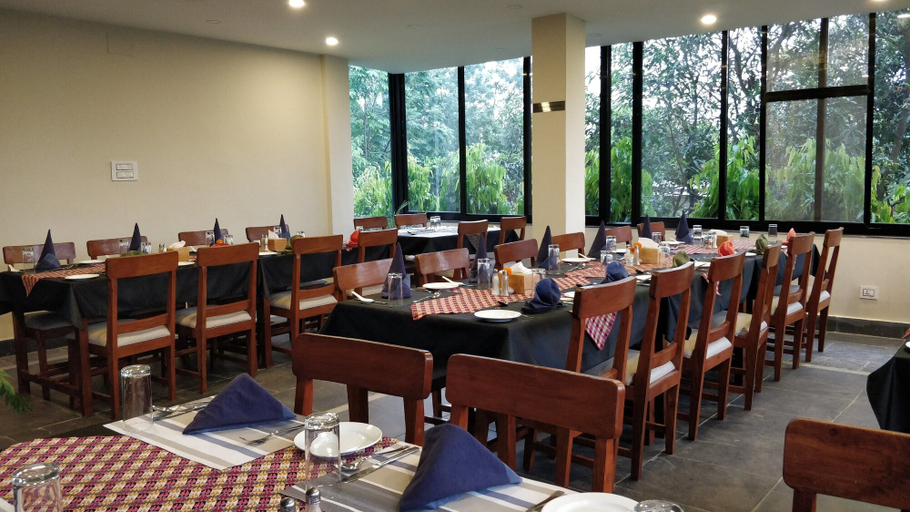 Food & Drinks 3, Rhino Land Jungle Lodge, Narayani