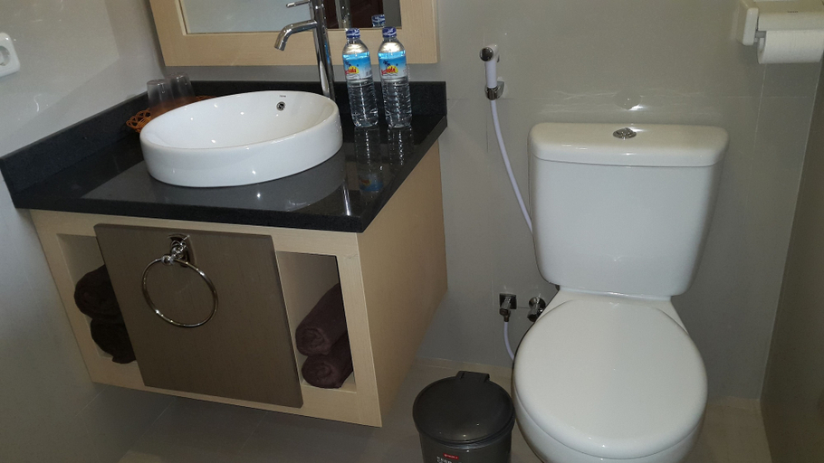 Bathroom 3, Trawangan Cottages, Lombok