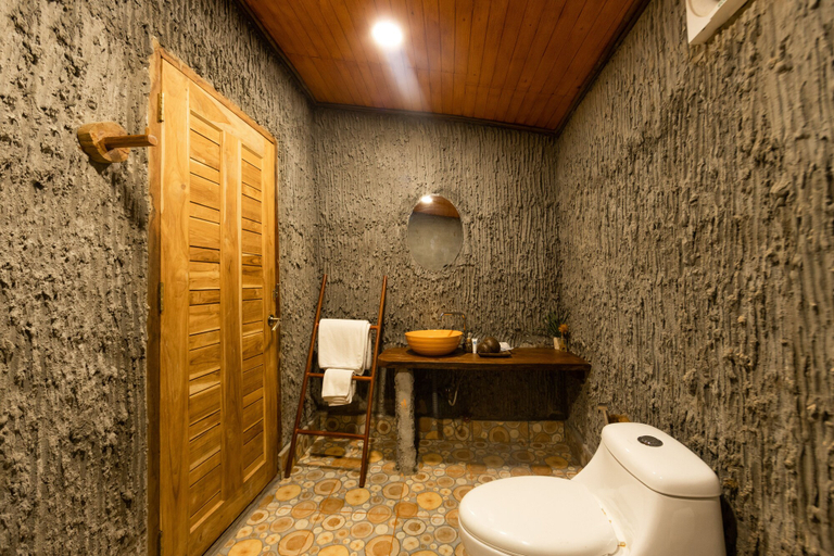 Bathroom 5, Mafiya Resort, Sihanoukville