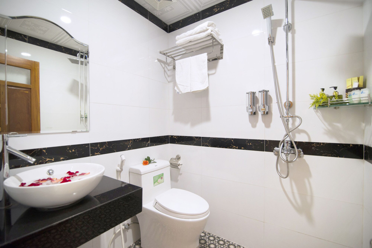 Bathroom 4, Charming Danang, Da Nang
