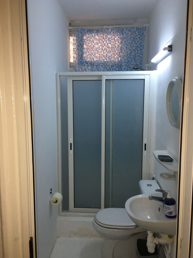 Bathroom, Coquet Appart à Marsa Ville, La Marsa
