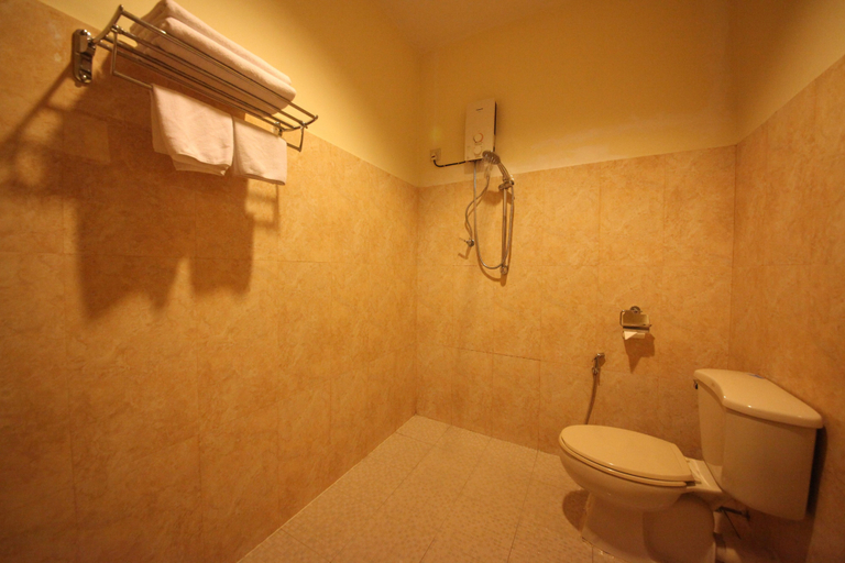 Bathroom 5, Royal Platinum Hotel, Yangon