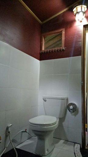 Bathroom 5, Baan Kidteng Maekampong, K. Mae On