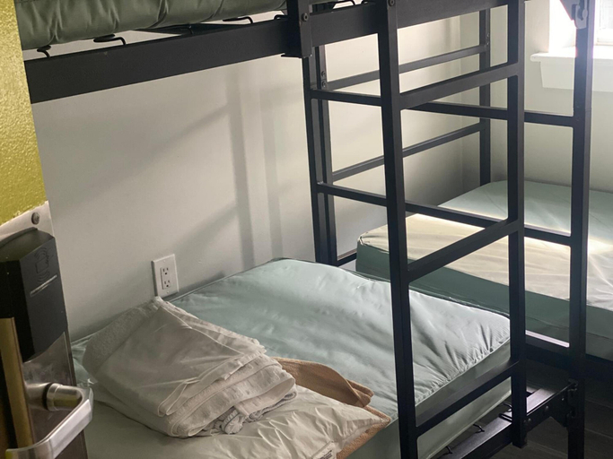 Bedroom 4, DC International Hostel 1, Washington D.C.